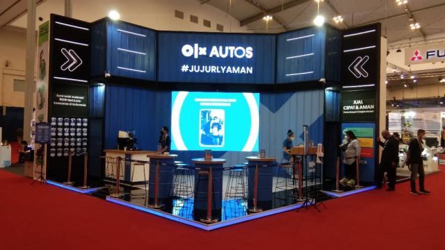Booth Custom vs Booth Sistem: Mana yang Cocok untuk Pameran Anda?